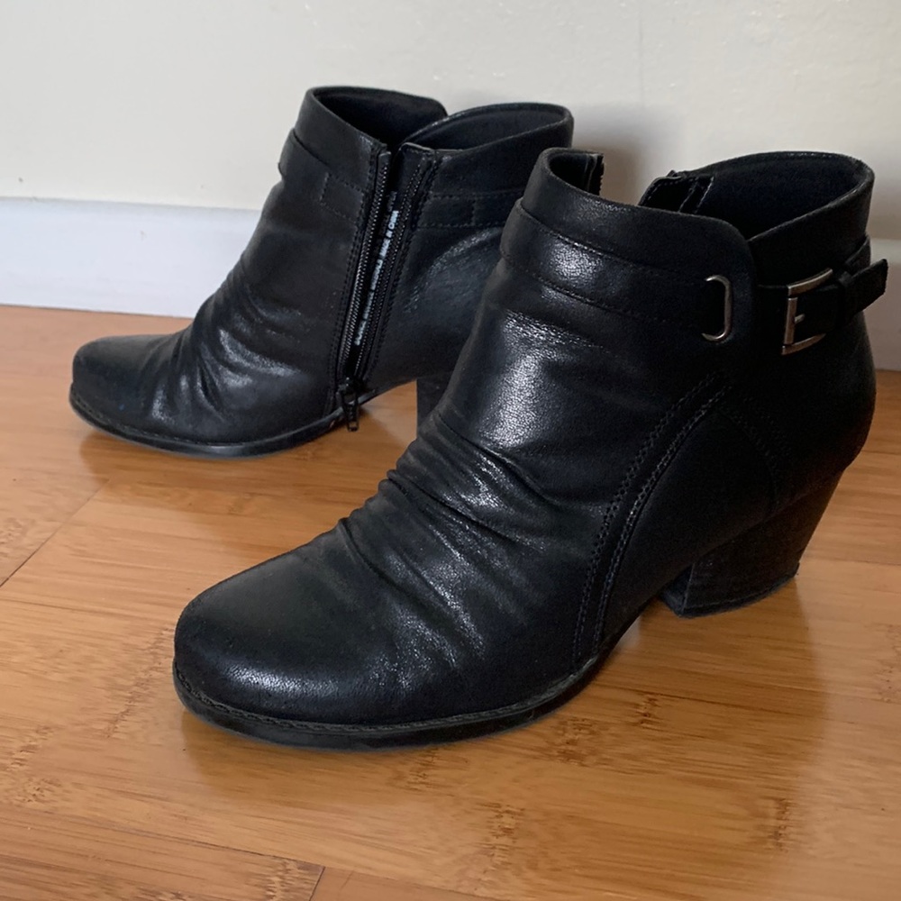 Black BareTraps Rosslyn Ankle Boots